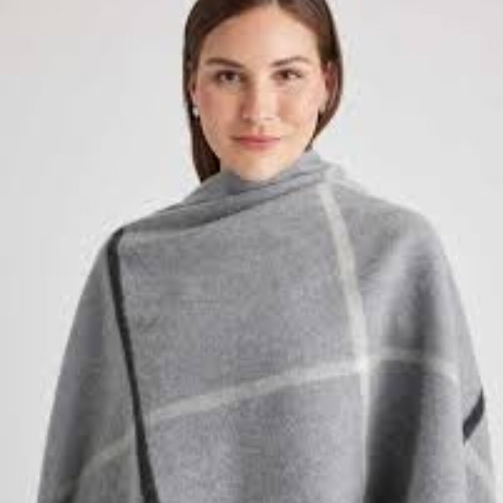 NWT Quince Mongolian Cashmere Plaid Wrap- Grey/Ivory/Black Plaid